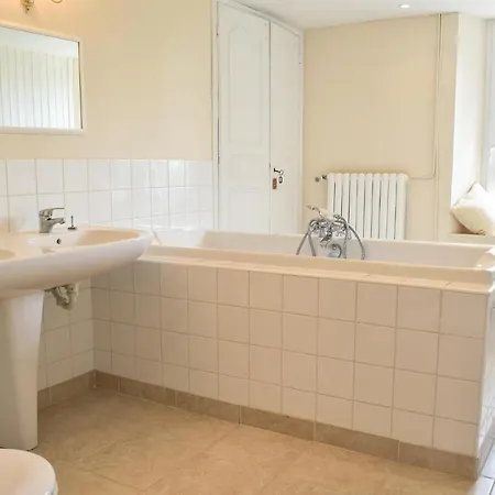 Gorgeous Home In Vassy With Kitchen Saint-Germain-du-Crioult