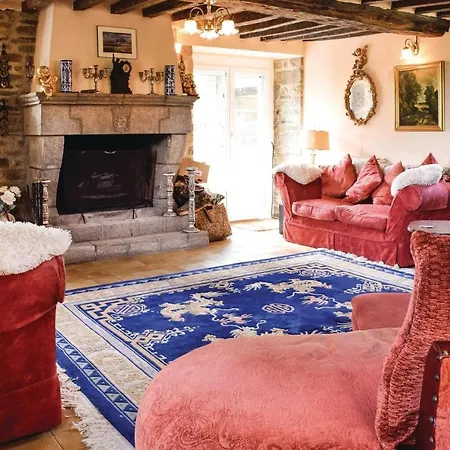Gorgeous Home In Vassy With Kitchen Saint-Germain-du-Crioult