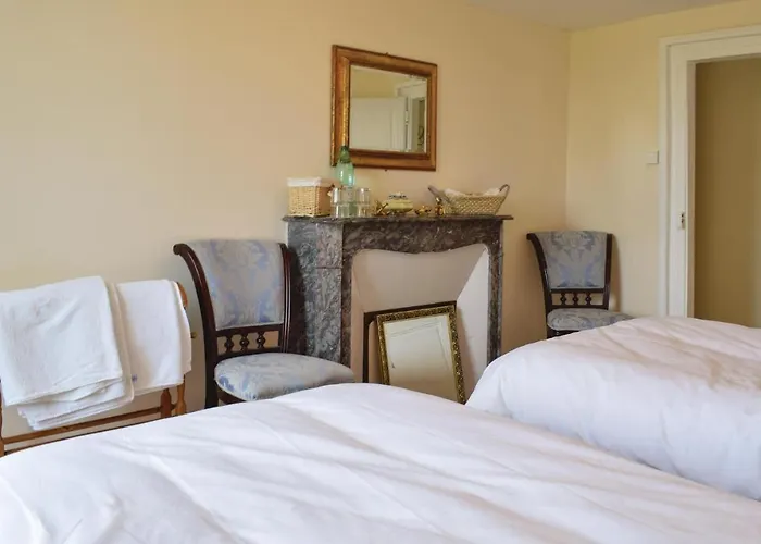 Holiday Home Chateau De Bremesnil P-836